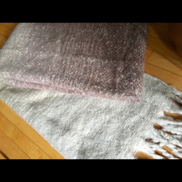 Mer Sea Accessories - NWOT Met Sea Ombré Blush Scarf